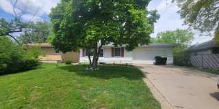 3 +bedrooms /2 bath + Attached 2-car Garage Home -Available Now in Peoria! Gallery 1