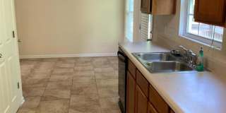 4180 Dalcross Road Gallery 2