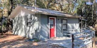 Niceville Waterfront Efficiency with Private Deck! Gallery 1