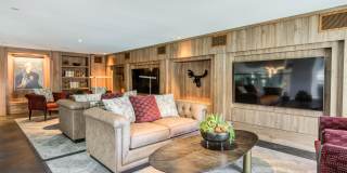 The Avalyn Gallery 32