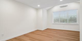 950 Maple Ave - B Gallery 14