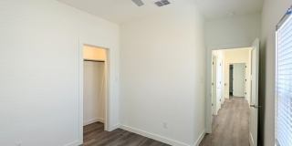627 Essex St Gallery 21