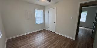 652 Monagan St ~ Murchison Gallery 22
