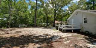 Charming 2 Bedroom Home, close to USC & located on a Large Lot! Gallery 39