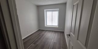 8045 North 32nd Lane Gallery 11