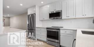 Luxurious Fully Renovated 2 Bed/2Bath Condo Gallery 7