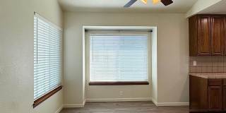 Beautifully Upstairs Condo at Ridgecrest Condominiums!! HOA Pool/Jacuzzi Gallery 5