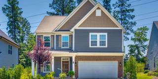 Extremely well maintained 4 bedroom, 2.5 bath home in Paddlers Cove of Lake Wylie! Gallery 1