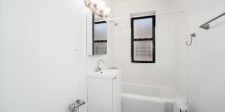 632-42 West Addison Street Gallery 13