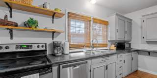 989 Union Street Gallery 3