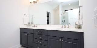 Beautiful, Custom-Built Lochlyn Hill Home Gallery 22