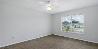 Beautifully Updated Condo Gallery 29