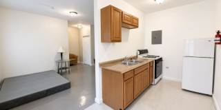 3156 W. Warren Gallery 1
