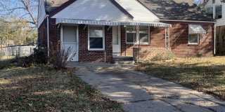 1658 North Bluff Street Gallery 1