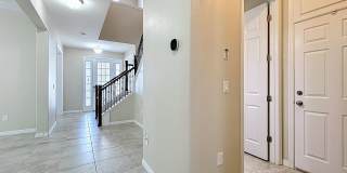 !!!NOW AVAILABLE!!! Beautiful 4-Bedroom PET FRIENDLY Home for Rent in RANDAL PARK! Gallery 42