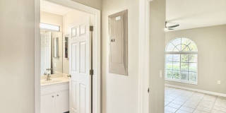 2140 Mystic Ring Loop Gallery 43