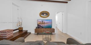 1044 SW 13th Ct Gallery 17