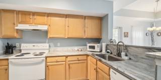 Beautiful furnished & turnkey ready  2/2 unit available now for an annual lease Gallery 16