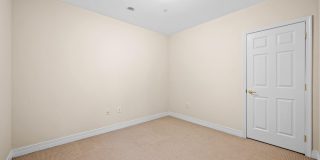 1600-18 ARCH Street Gallery 17