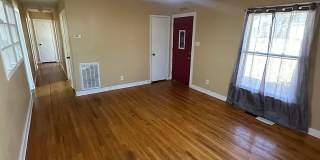 Room in 4 Bedroom Home at Lucky Ct Gallery 12