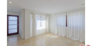 1874 Sunset Plaza Dr Gallery 4