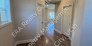 Move-In Bonus!! 3 Bed 2.5 Bath Twin Home in Crescent Hills Gallery 5