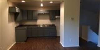 $1,420.00-Spacious 2-Bed Condo in Fenton, MI Gallery 1