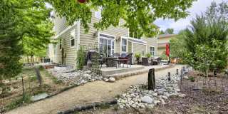 Stunning 4 bed, 4 bath on Corner Lot! Available Mid-August! Gallery 30