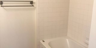 Bright Condo in Convenient Location Gallery 14