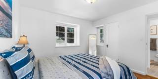 Charming 2 Bed 1 bath "fully furnished monthly rental" in La Jolla Village. Gallery 35