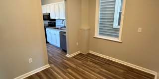 Beautiful Lower Unit in Duplex on Marcum Park Downtown!!!! Gallery 7