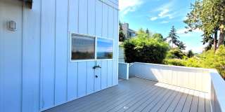 Bayview Condo 2 Bedrooms with Gas Fireplace  - S State St Gallery 43