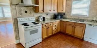 Introducing WesleyHeights401, a charming 3-bedroom, 2-bathroom house located in the heart of Charlotte, NC Gallery 5