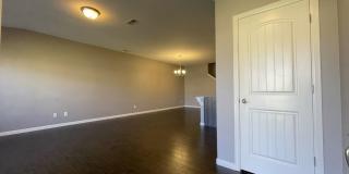 Spacious Two-Story Townhouse Gallery 18