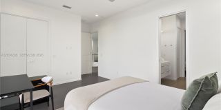 2217 NE 17th Ter Gallery 82