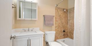 Stonebridge Gallery 117