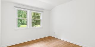115 W Cove Road Gallery 12