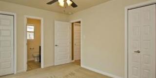 Great Home in Windsor Park Gallery 22