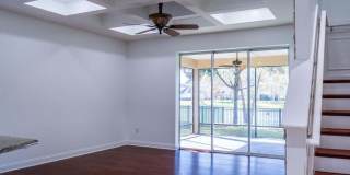 164 WOODFIELD Lane Gallery 8