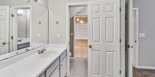 Single-family home in Kennesaw, GA near KSU, Town Center and Woodstock. Gallery 31