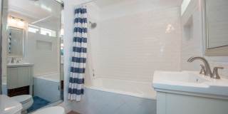Private Newport Beach Cul-de-Sac Home Gallery 36