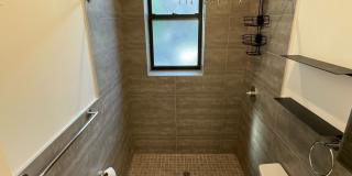 527 Monroe Street Gallery 22