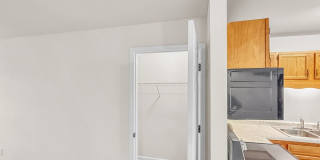 Minutes to Downtown********** Rent $1525/month*********Peaceful Living Gallery 9