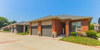 NEW LUXURY 2 BED 2 BATH 1 CAR GARAGE DUPLEX Gallery 1