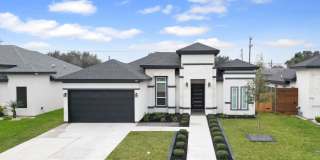 Beautiful Upgarded 3 b/2.5 bath Home in Alton.Don't Miss Out! Gallery 1