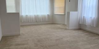 Beautiful 3 bed home with 3 car garage in Indian Hills behind Target Gallery 28