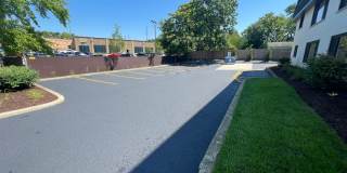 Modern, Tranquil, High-End Apartment in Downtown Downers Grove Gallery 45