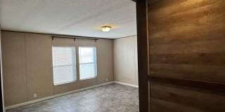 Spacious Four Bedroom Home - Pet Friendly and Horses Allowed! Gallery 13
