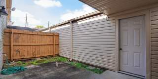 Charming 2BR Townhome in Beaumont Gallery 23