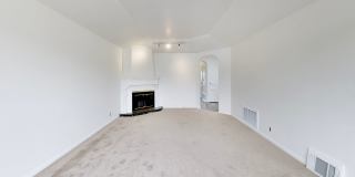 Bright Corner Home with Family Room, Yard & Laundry in Prime Sunset Location! Gallery 7